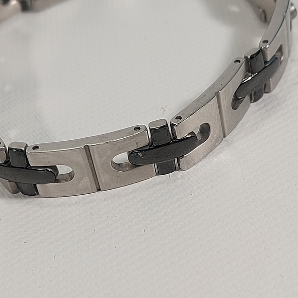 Stainless Steel Black Cross Inisex Link Bracelet - Picture 4 of 6